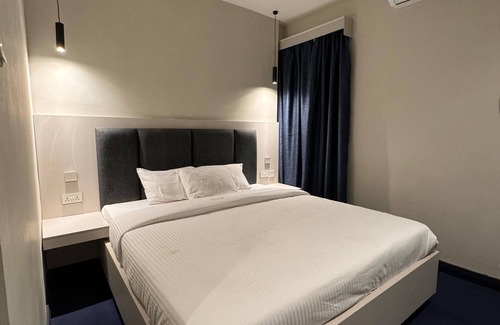 Parklands Hotel | The Ivory Hotel
