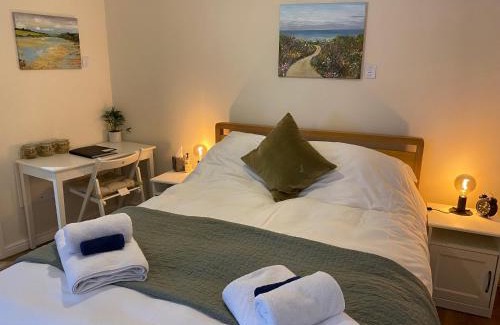 Holbeton Casa | The Ivy Barn Holbeton