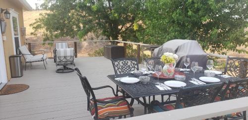 Bradley Casa | The J's Nest Cottage