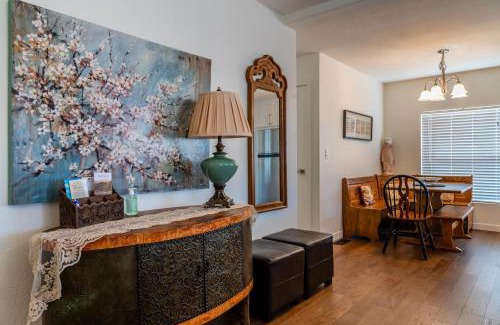 Bradley Casa | The J's Nest Cottage