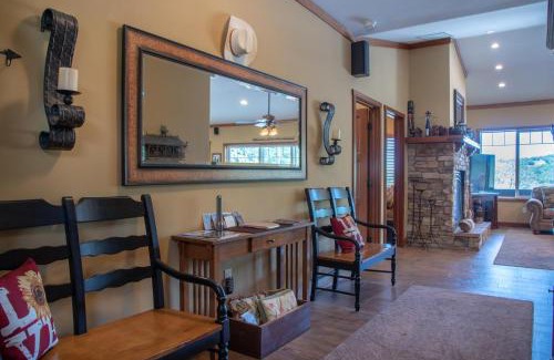 Bradley Casa | The J's Nest Deluxe