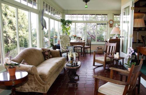 Monterey Cama Y Desayuno | The Jabberwock Bed & Breakfast