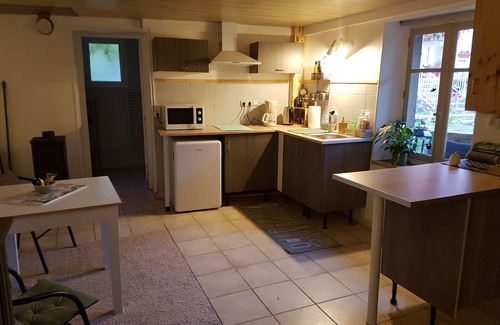 Sainte-Agnes Apartamento | The "janitor's house" is a pretty studio in the grounds of our property.