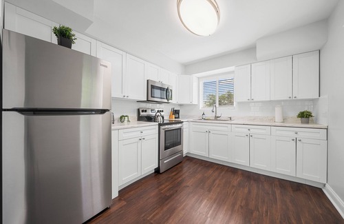 East Fort Lauderdale Hotel | The Jasmine Apartments by Lowkl