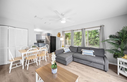 East Fort Lauderdale Hotel | The Jasmine Apartments by Lowkl