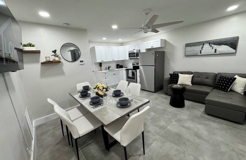East Fort Lauderdale Hotel | The Jasmine Apartments by Lowkl