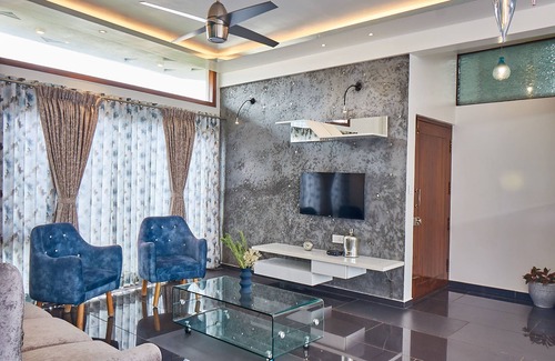 Kalyan Nagar Apartamento | The Jazminn - Glass Apartment