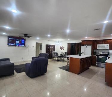 Miami Gardens Casa | The Jazzy Escape