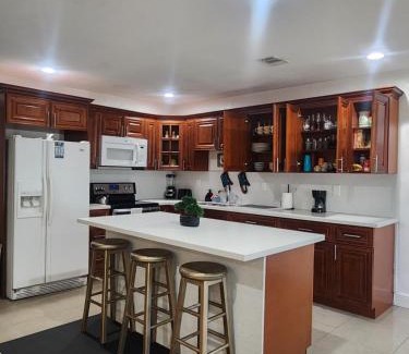 Miami Gardens Casa | The Jazzy Escape