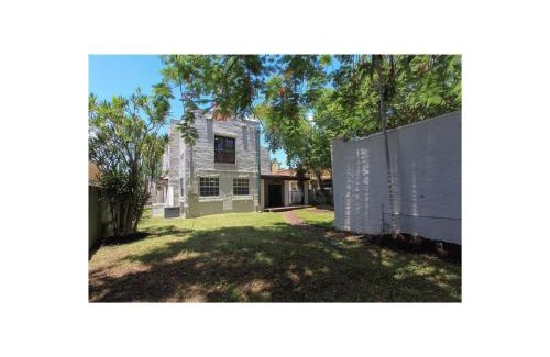 Coral Way Casa | The Jewel of Little Havana
