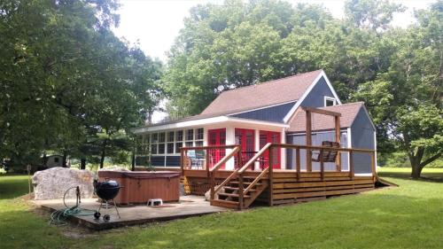 Luray Casa | The Jive - ChristophersRiversideCabin