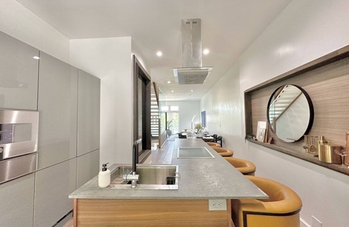 South Side Slopes Apartamento | The Josephine Villa by Luxe PGH