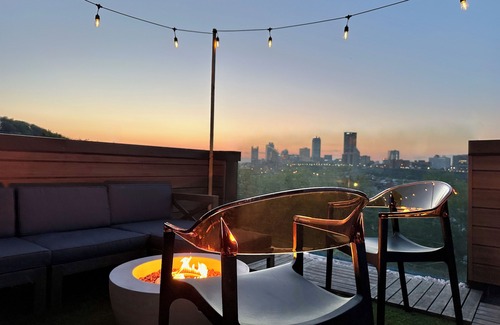 South Side Slopes Apartamento | The Josephine Villa by Luxe PGH