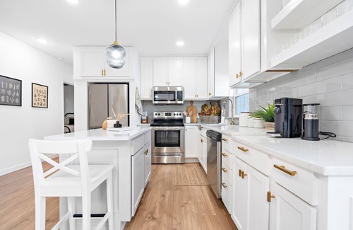 Landon Branch Casa | The JOY House in Waco, TX! "Charming 1934 Cottage"