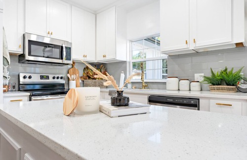 Landon Branch Casa | The JOY House in Waco, TX! "Charming 1934 Cottage"