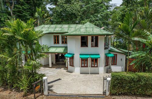 Dominical Cama Y Desayuno | The Jungle Inn