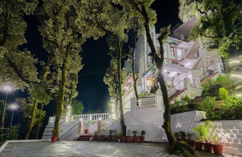 The Mall Road Cabaña | The Junglee Bakri