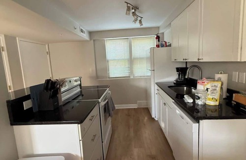 Joslyn Castle Apartamento | The Juniper- 5 min to UNMC, Blackstone, Midtown