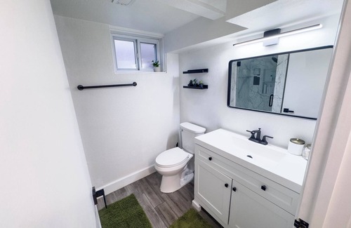 Sunnyside Apartamento | The Juniper at Clay House - Charming 1BR Apt in the Heart of Denver