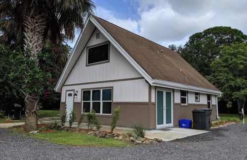 Jupiter Farms Casa | The Jupiter Chalet - Farm House less than 15 mins from the beach