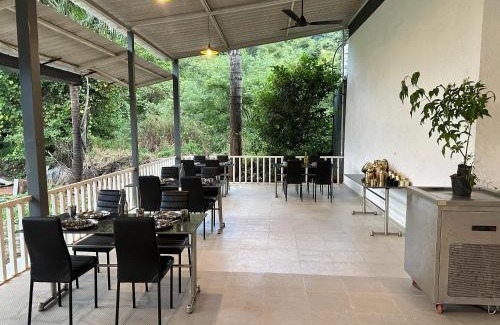 Kadadhe Otro | The Karvanda Resort