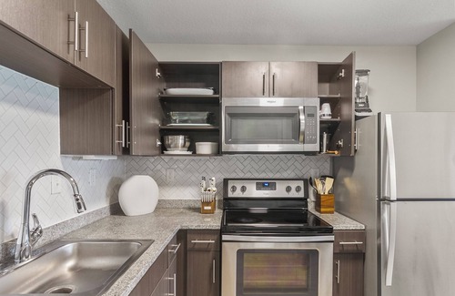 Tuscaloosa Condominio | The Kathleen Riverfront Condo with Pool & Gym Access