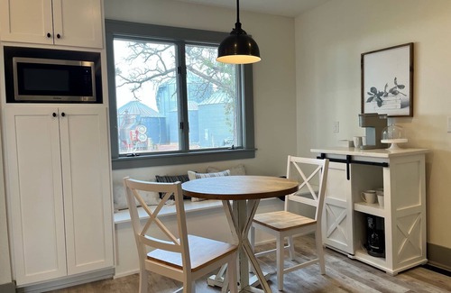 North Mankato Casa | The Kato Farmhouse - Located Near Ball fields, Golf Course, & Bike Trails