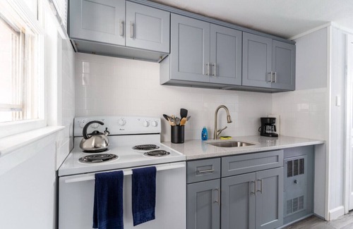 Old Mystic Apartamento | The Kelly Studio · Near Mystic, Casinos + USCGA