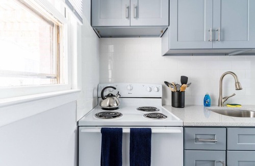 Old Mystic Apartamento | The Kelly Studio · Near Mystic, Casinos + USCGA