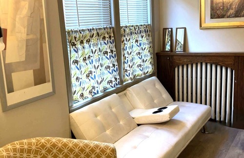 Duquesne Apartamento | The Kennywood Suite - The Red Racer Car