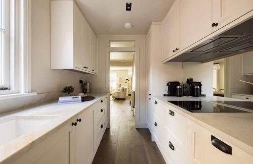 Abingdon Casa | The Kensington House by Hok Living