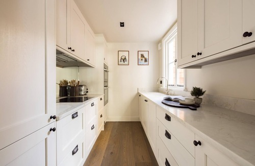 Abingdon Casa | The Kensington House by Hok Living