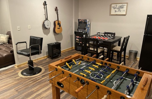 Scottsville Cabina | The Kentucky Kajun! A Beautiful 5 Bed / 4 Bath Cabin On Barren River Lake.