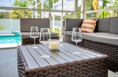 Poinciana Casa | The Key House Large Pool & Backyard