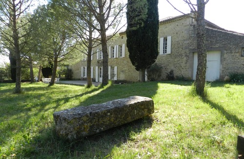 Visan Casa | les-cles-de-saint-pierre: mansión del siglo XVIII, parque, piscina, campo