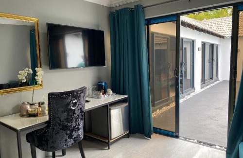 Bela-Bela Casa | The King's Court Guest Manor