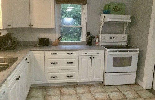 Kingsclear Casa | The King's Hideaway/hot tub/18 min.away to F’ton shops&rest/Mactaquac Park