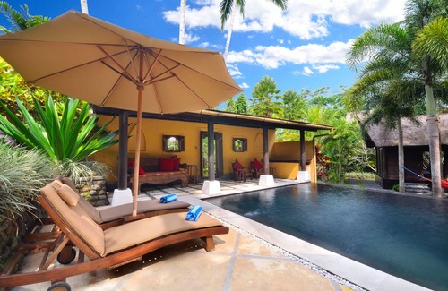 Melayang Villa | EL REY PESCADOR en Jendela di Bali | Un retiro romántico en las colinas cerca de UBUD