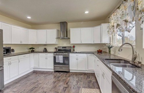 Brownsville Apartamento | The Kirk House - Historic Brownsville, OR