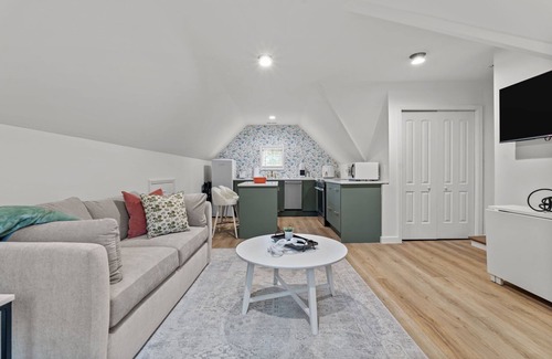 Southern Pines Apartamento | The Knollwood Inn located less than .5 miles from Pine Needles Golf Course!