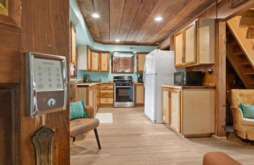 Wilsonia Casa | The Knotty Cabin in Kings Canyon National Park