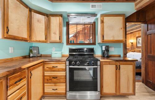 Wilsonia Casa | The Knotty Cabin in Kings Canyon National Park