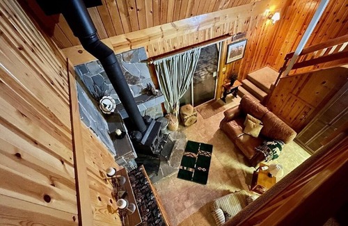 Cold Springs Cabina | The Knotty Pine! Minutes to DODGE RIDGE SKI RESORT!