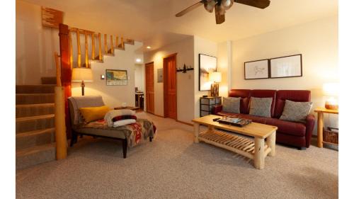 Red River Casa | The Knotty Pine