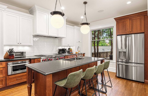 Victorian Village Casa | The Known: Luxury Short North Oasis / Free Parking
