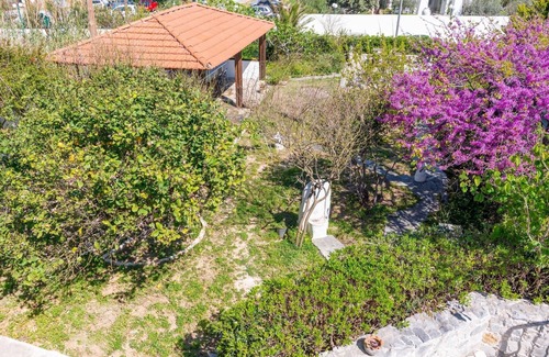 Vathianos Kampos Casa | The Kokkini Beach Retreat