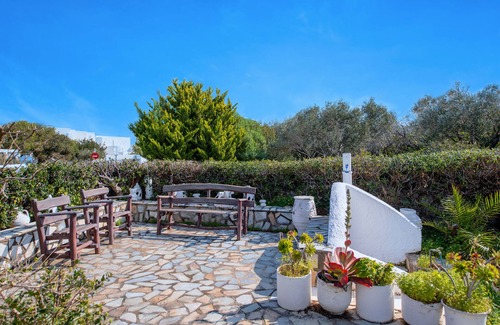 Vathianos Kampos Casa | The Kokkini Beach Retreat