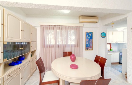 Vathianos Kampos Casa | The Kokkini Beach Retreat