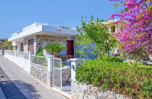 Vathianos Kampos Casa | The Kokkini Beach Retreat