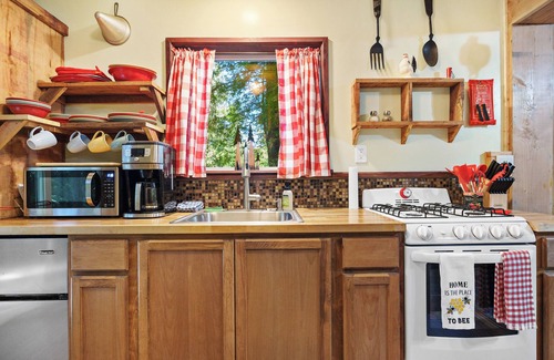 Crescent City Cabina | The Koope de Ville @ Robin's Roost